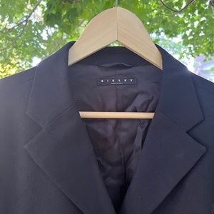 Sisley 100% Italian wool suit, 3 button jacket with flat front pants